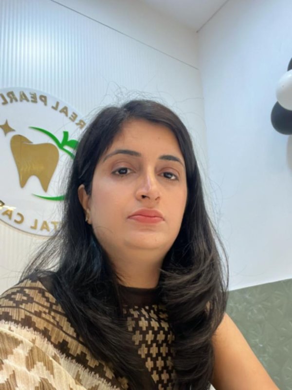Dr. Neetu Tanwani — Best Dentist in Ahmedabad